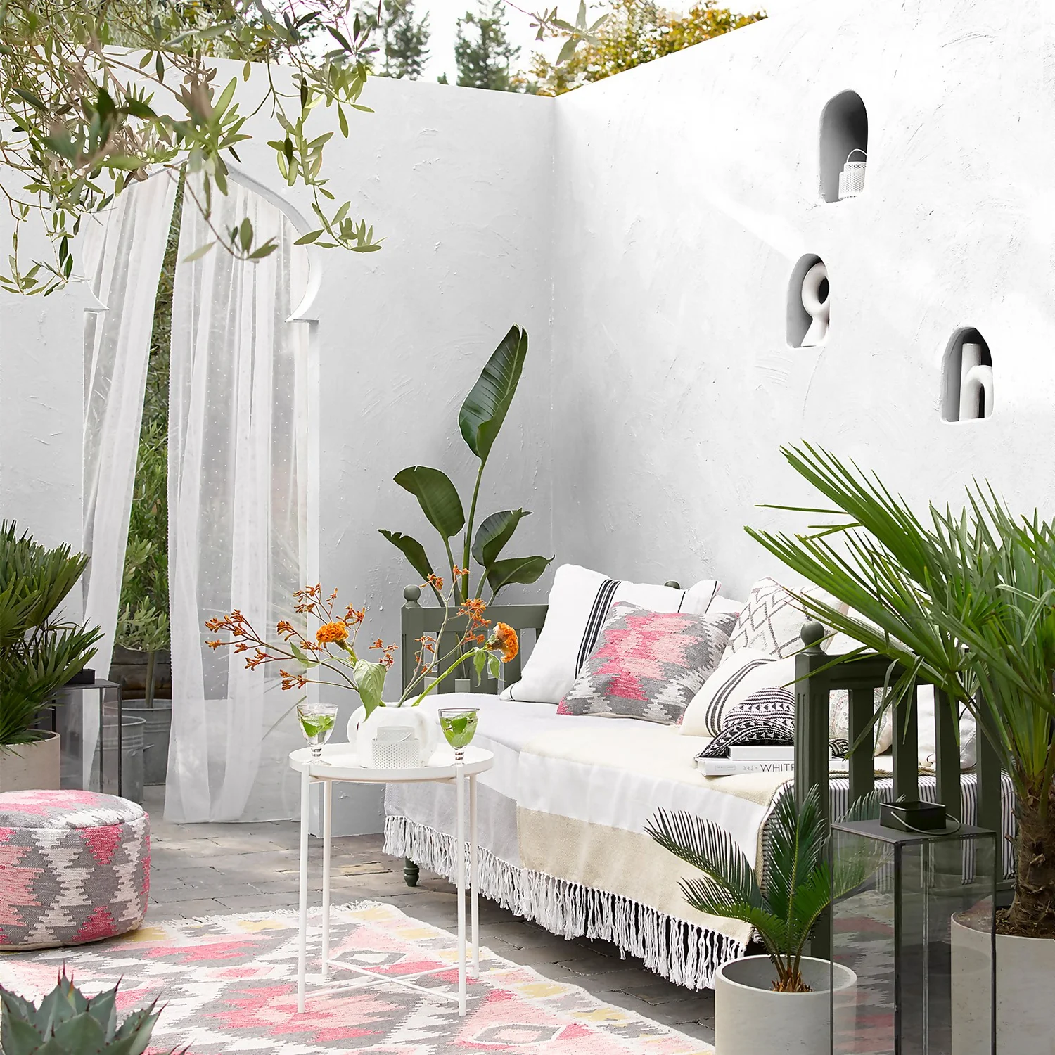 Sandtex® Ultra Smooth Masonry Paint Pure Brilliant White - 2.5L Sandtex® Ultra Smooth Masonry Paint Pure Brilliant White - 2.5L -Sandtex 12806920 5984871498042082