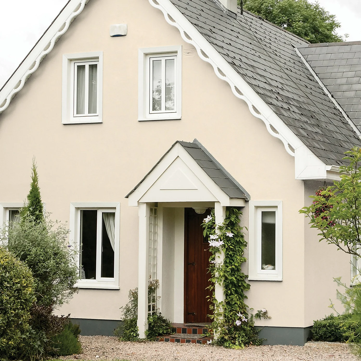 Sandtex® Ultra Smooth Masonry Paint Magnolia - 10L Sandtex® Ultra Smooth Masonry Paint Magnolia - 10L -Sandtex 12810377 8974871497980600