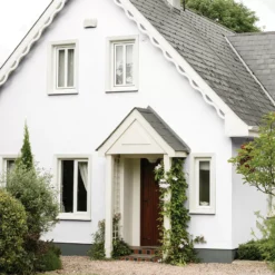 Sandtex Pure Brilliant White Textured Masonry Paint, 10L -Sandtex sandtex pure brilliant white textured masonry paint 10l5010131461934 02i bq