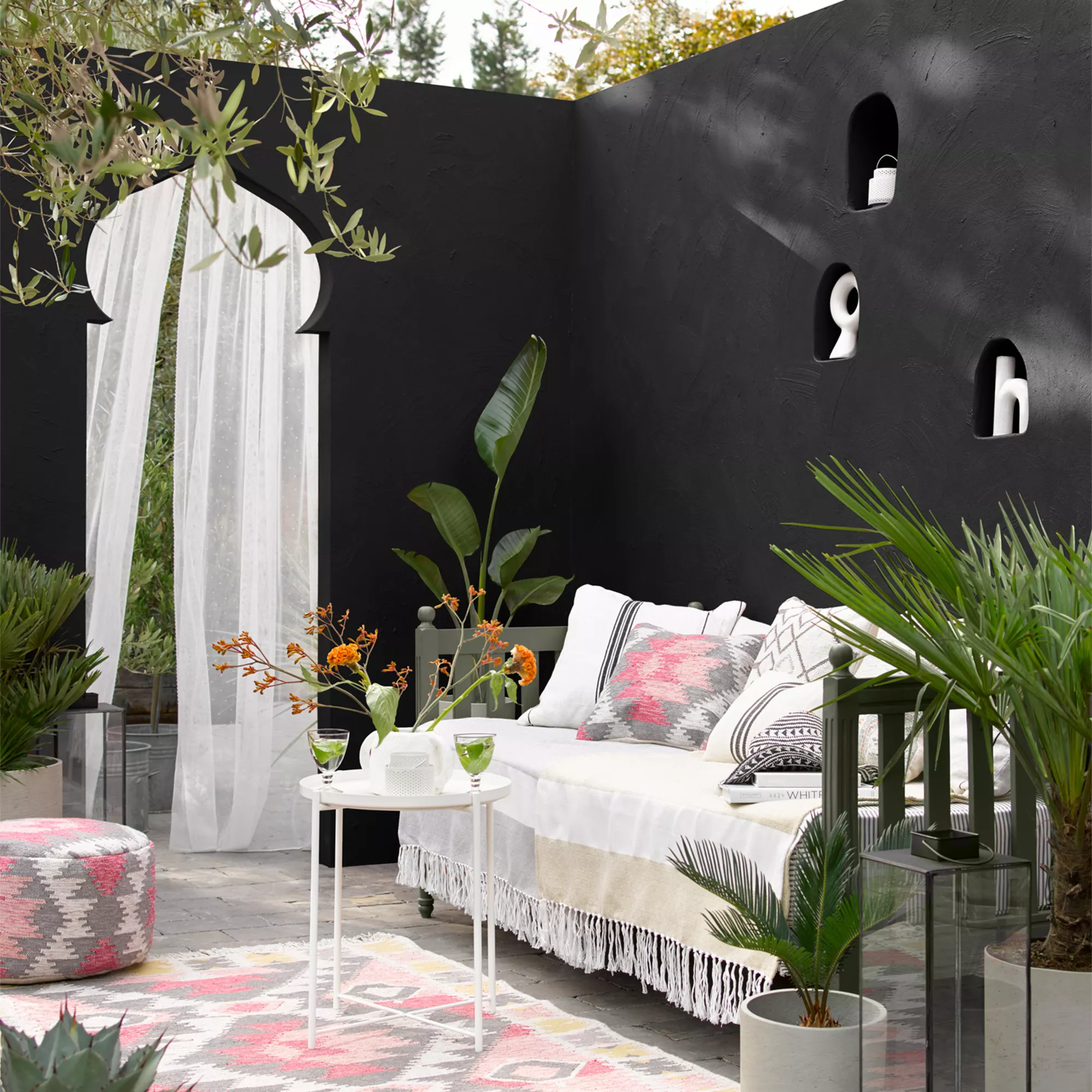 Sandtex Ultra smooth Black Masonry paint, 5L Sandtex Ultra Smooth Black Masonry Paint, 5L -Sandtex sandtex ultra smooth black masonry paint 5l5010131461231 02i bq