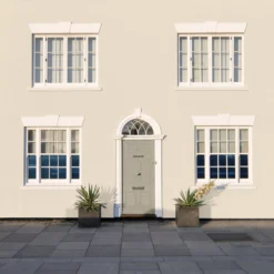 Sandtex Ultra Smooth Magnolia Masonry Paint, 5L -Sandtex sandtex ultra smooth magnolia masonry paint 5l5010131460913 05i bq